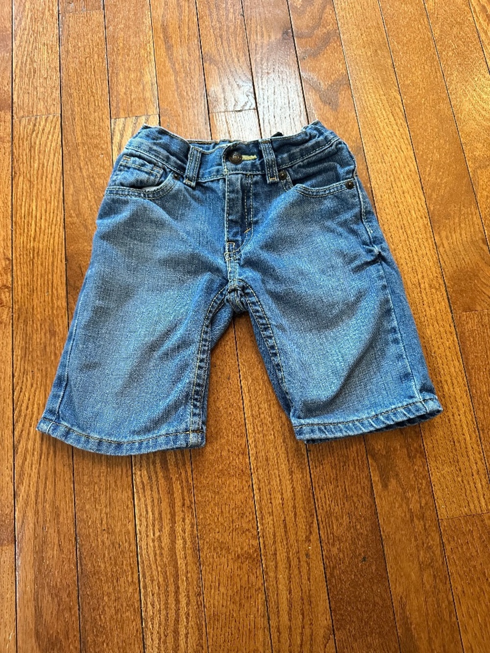 Levi’s Boys Denim Shorts Medium Wash Classic Fit Size 4T